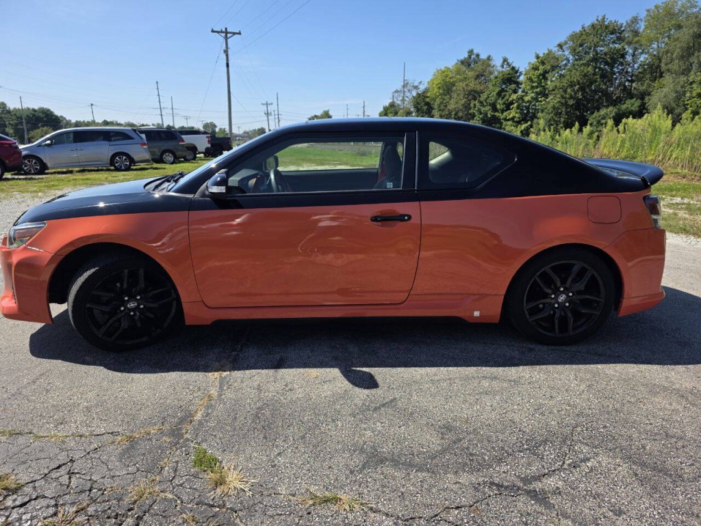 2015 Scion tC Image 9