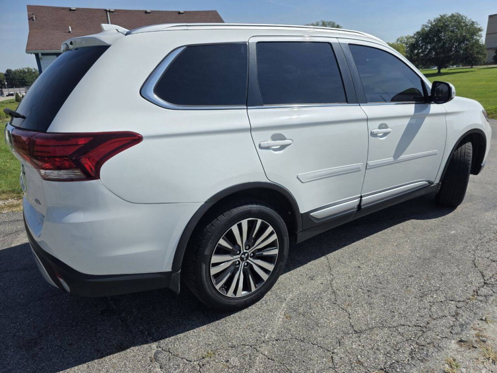 2020 Mitsubishi Outlander Image 5