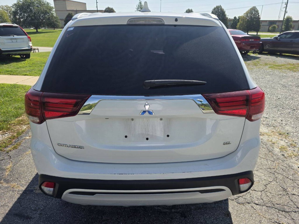 2020 Mitsubishi Outlander Image 7