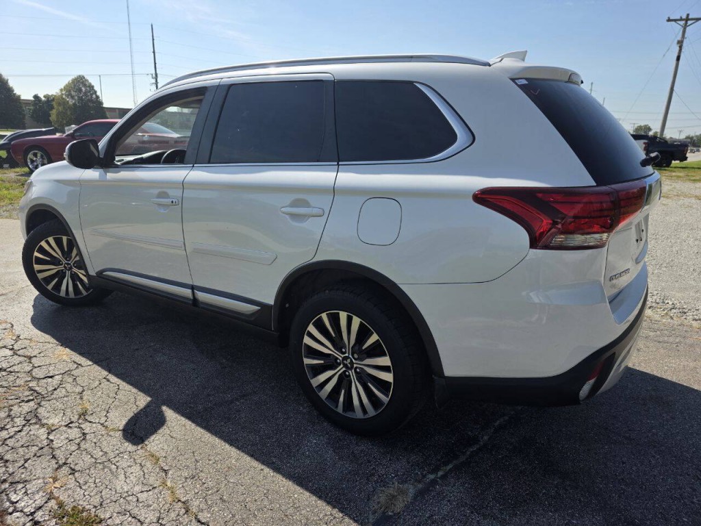 2020 Mitsubishi Outlander Image 9