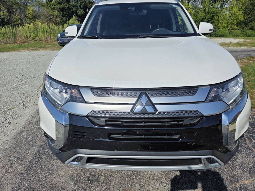 2020 Mitsubishi Outlander Image 13