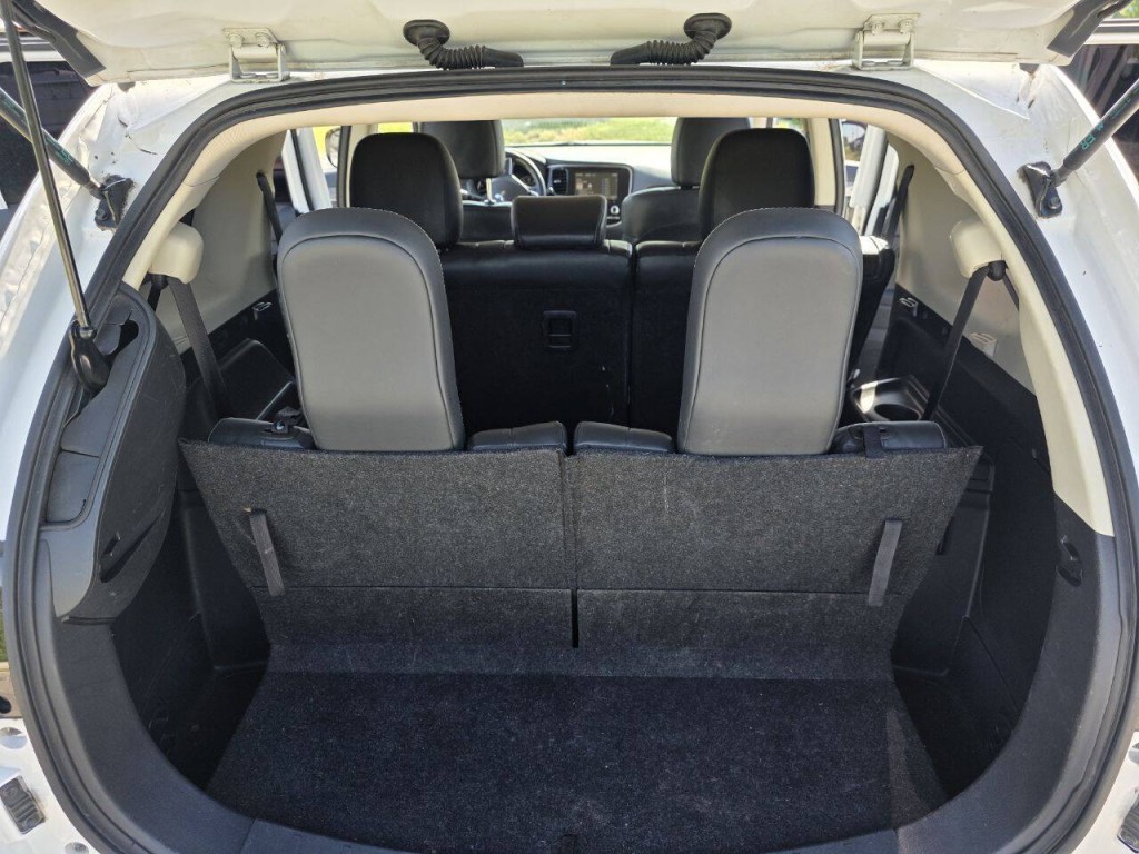 2020 Mitsubishi Outlander Image 17
