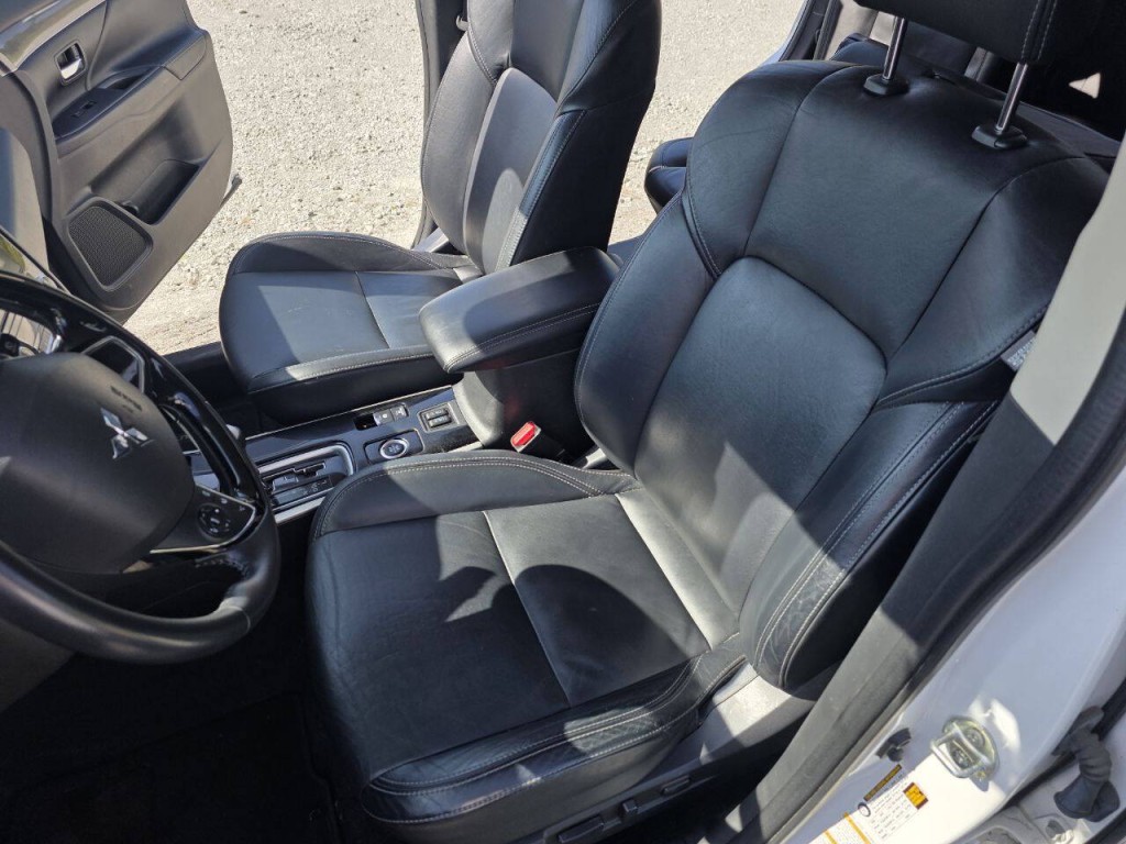 2020 Mitsubishi Outlander Image 21
