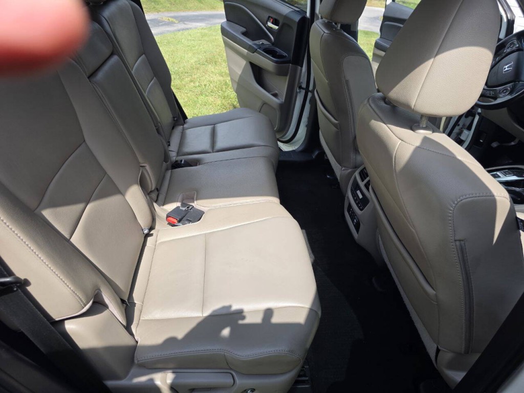 2016 Honda Pilot Image 16