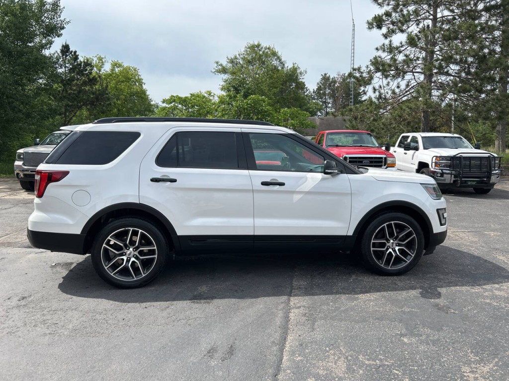 2016 Ford Explorer Image 4