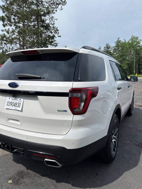 2016 Ford Explorer Image 6
