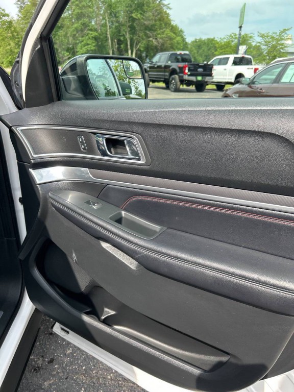 2016 Ford Explorer Image 25