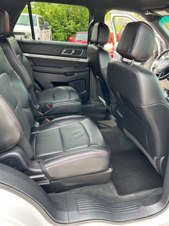 2016 Ford Explorer Image 26