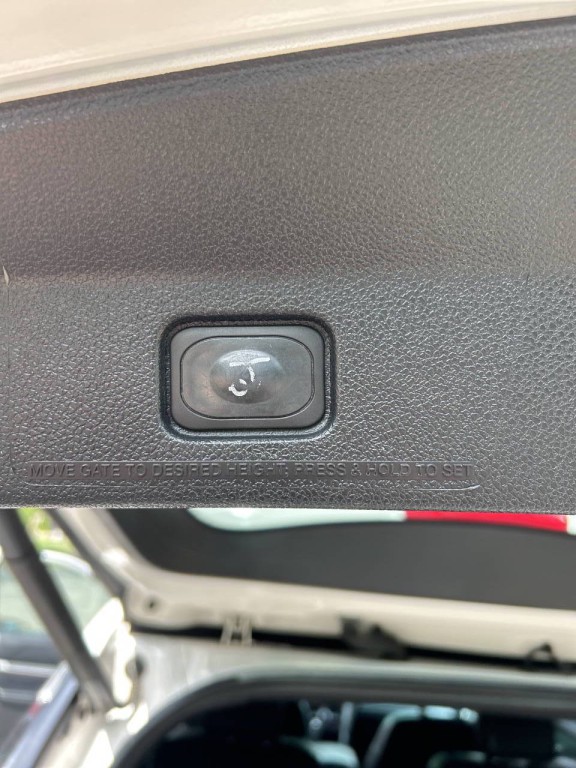 2016 Ford Explorer Image 32