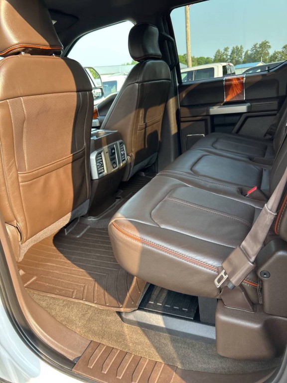 2017 Ford F-350 Image 21