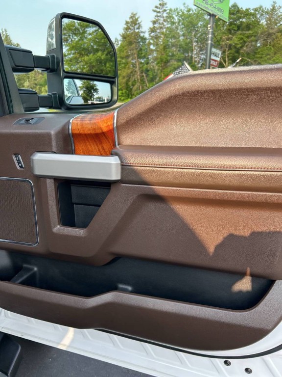 2017 Ford F-350 Image 28
