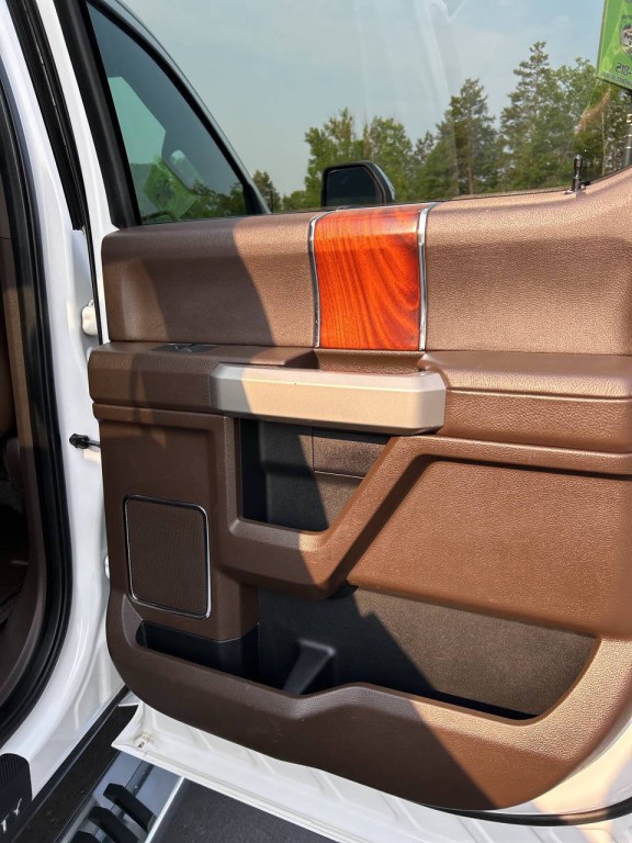 2017 Ford F-350 Image 30