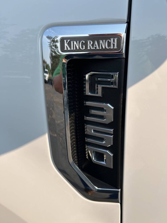 2017 Ford F-350 Image 39