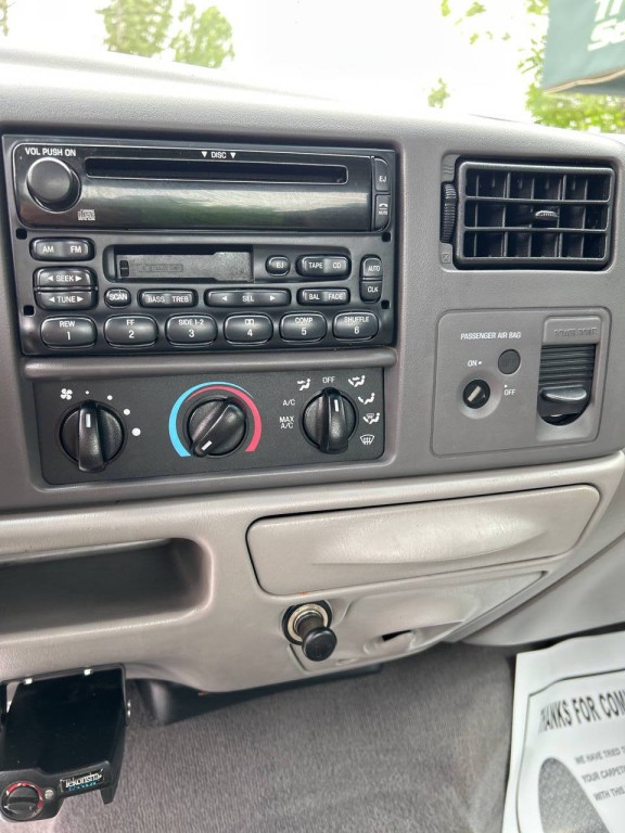 2001 Ford F-250 Image 11