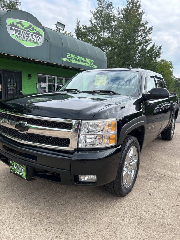 2011 Chevrolet Silverado 1500 Image 2