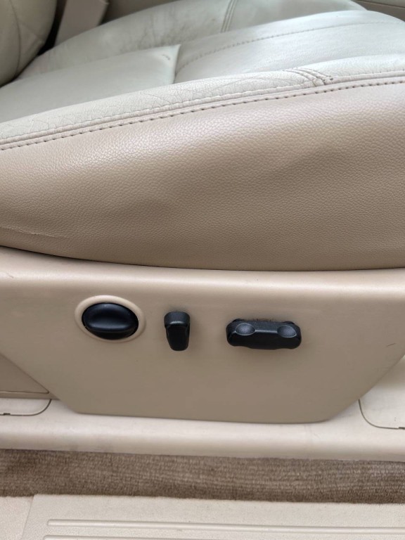 2011 Chevrolet Silverado 1500 Image 21
