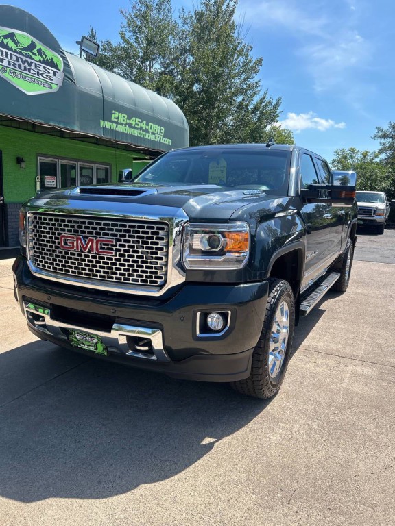 2017 GMC Sierra 2500 Image 2