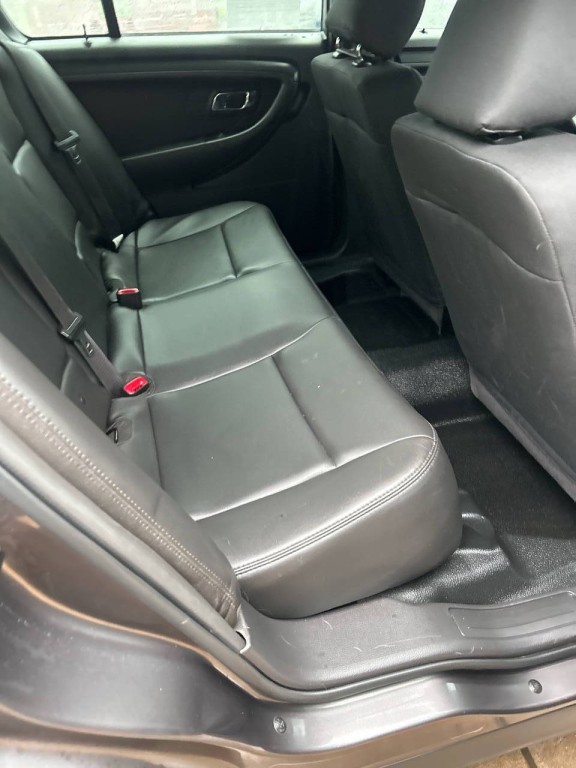 2017 Ford Taurus Image 22