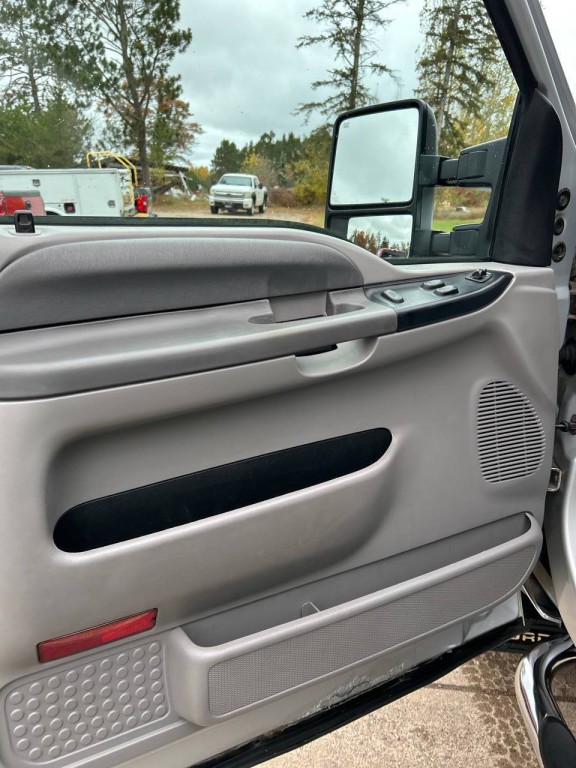 2000 Ford F-350 Image 17