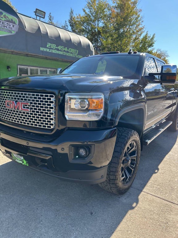 2015 GMC Sierra 2500 Image 2