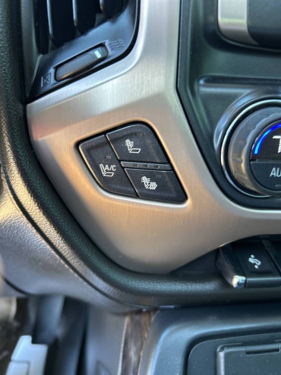 2015 GMC Sierra 2500 Image 16