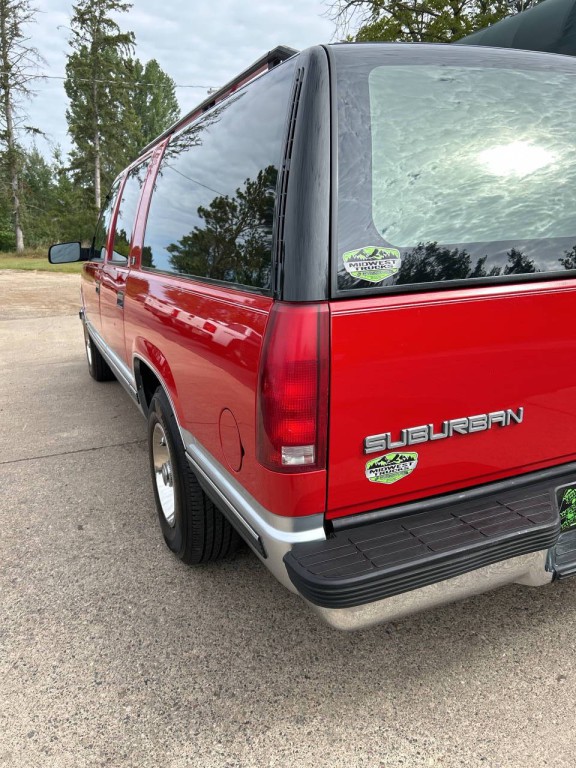 1993 GMC Suburban Image 3