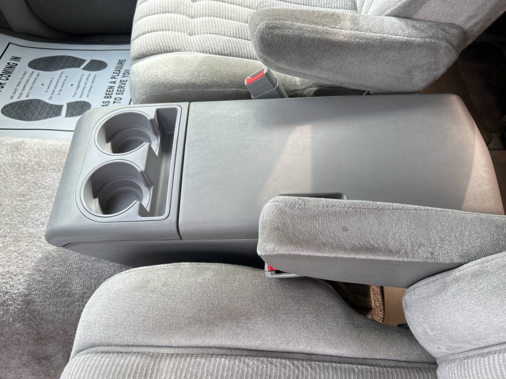1993 GMC Suburban Image 10
