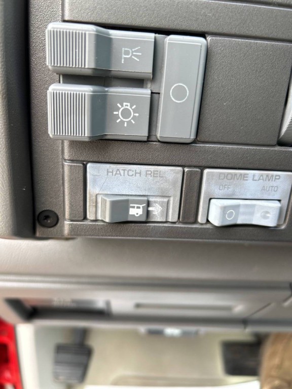 1993 GMC Suburban Image 14