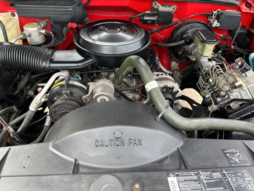 1993 GMC Suburban Image 35