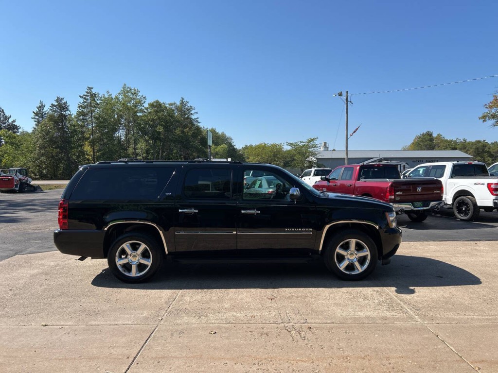2013 Chevrolet Suburban Image 4