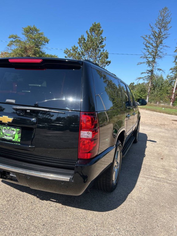 2013 Chevrolet Suburban Image 6