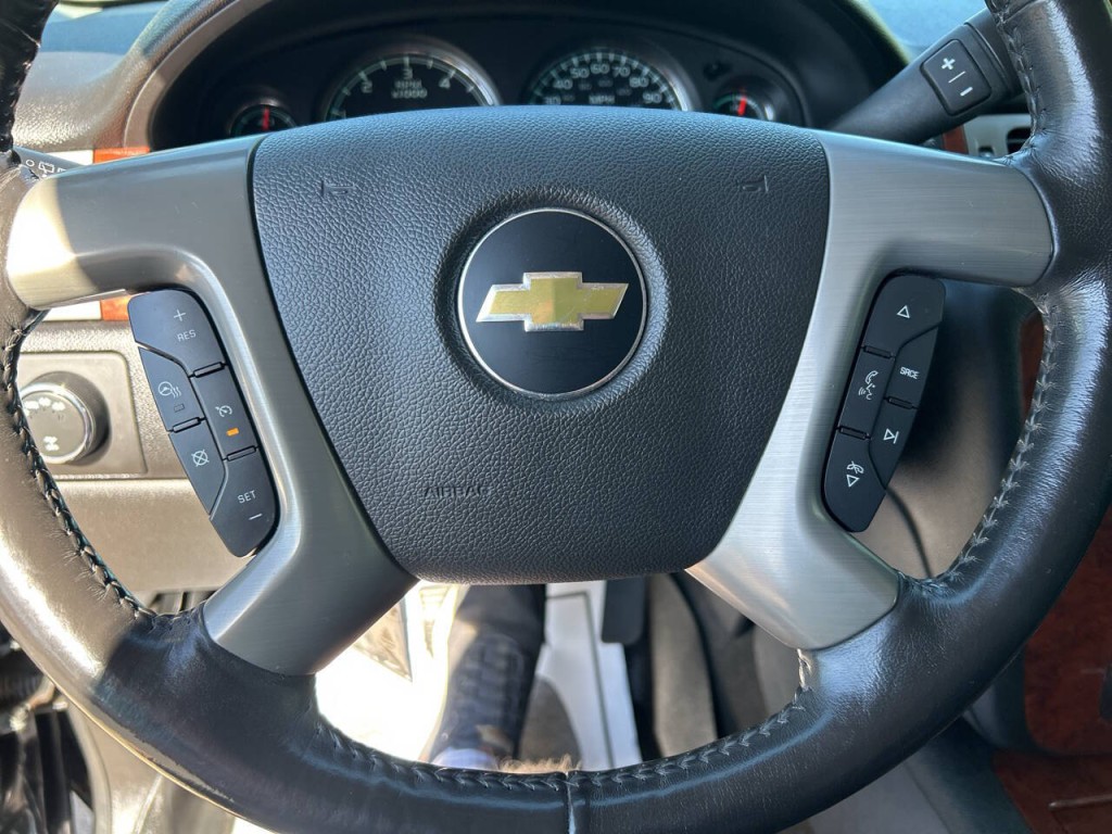 2013 Chevrolet Suburban Image 17