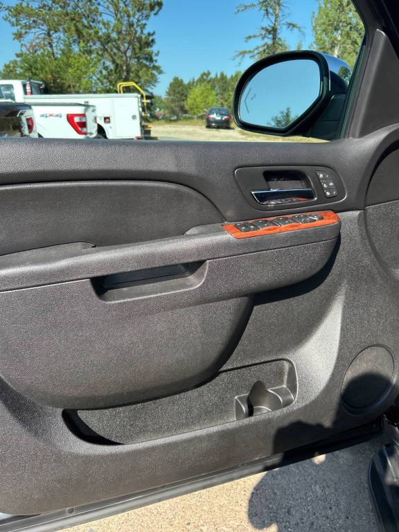 2013 Chevrolet Suburban Image 20