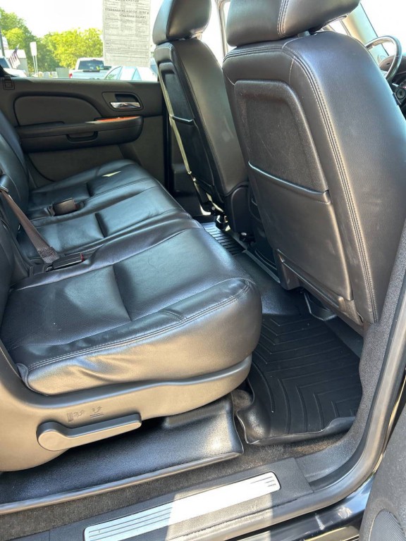 2013 Chevrolet Suburban Image 30