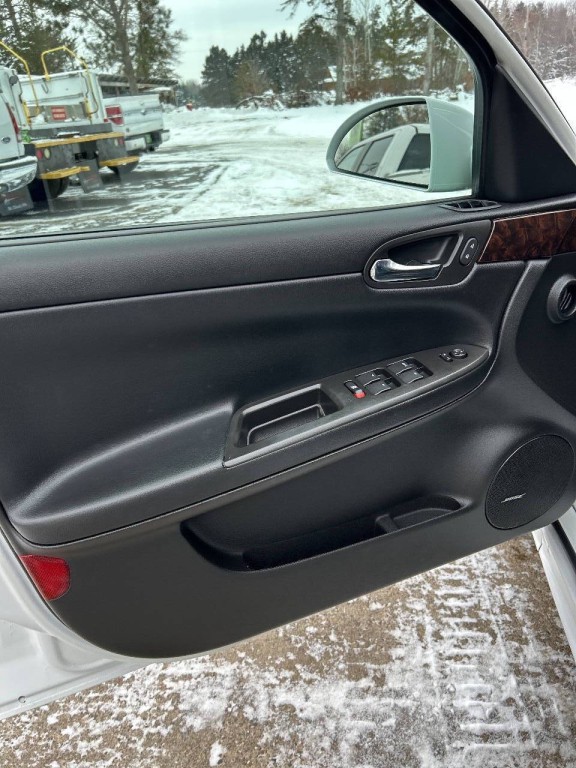 2015 Chevrolet Impala Image 16