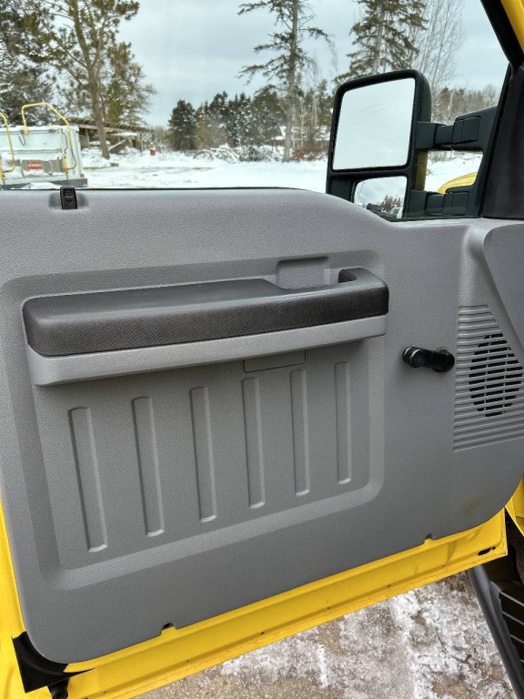 2011 Ford F-350 Image 17
