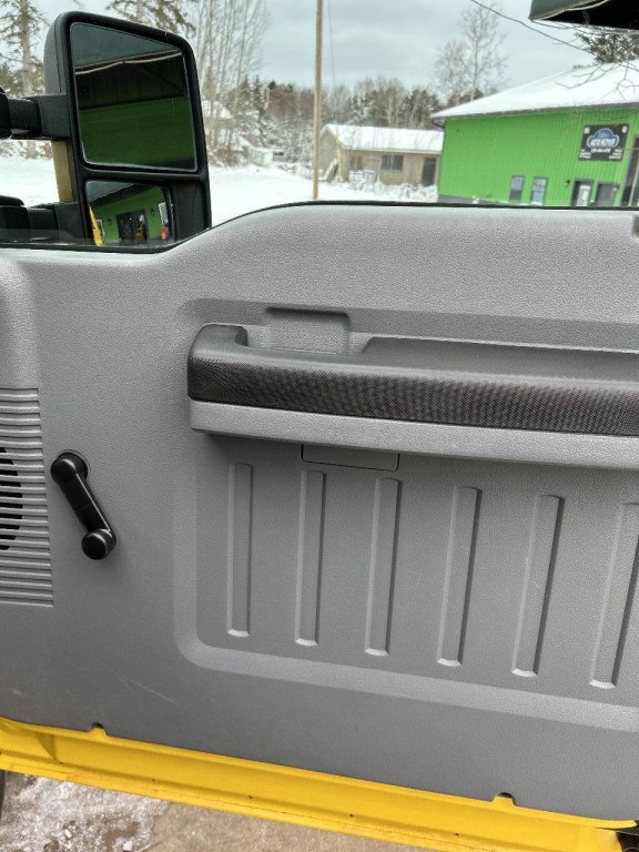 2011 Ford F-350 Image 22