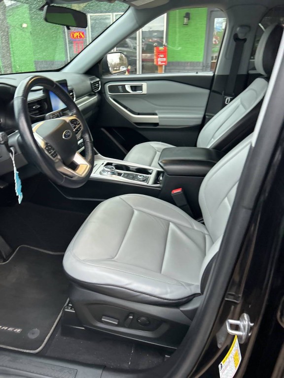 2021 Ford Explorer Image 9