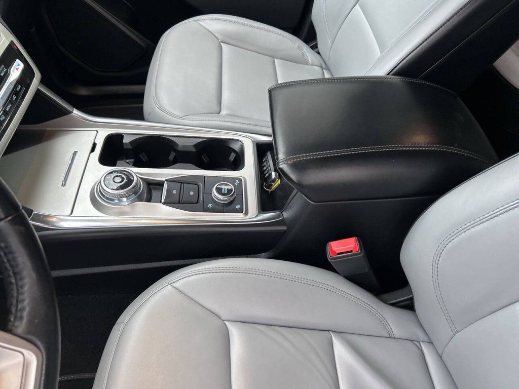 2021 Ford Explorer Image 11