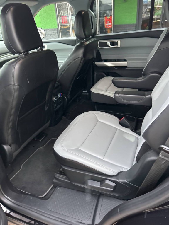 2021 Ford Explorer Image 18