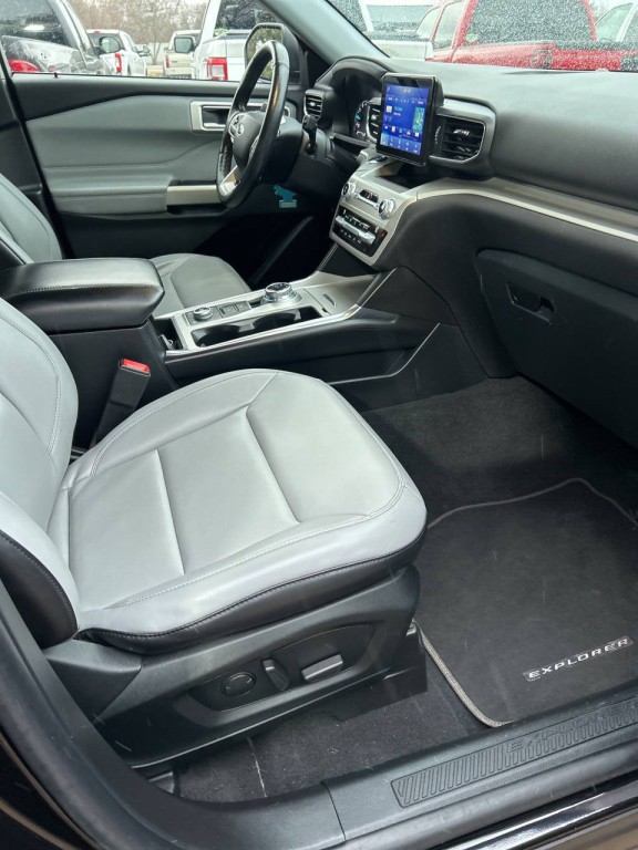 2021 Ford Explorer Image 21