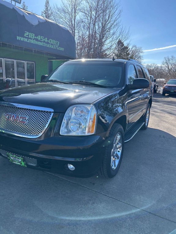 2010 GMC Yukon Image 2