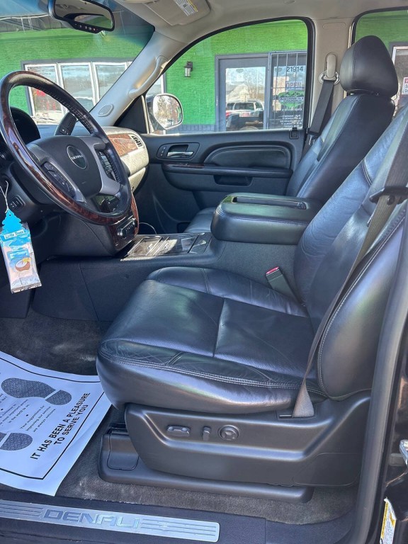 2010 GMC Yukon Image 9