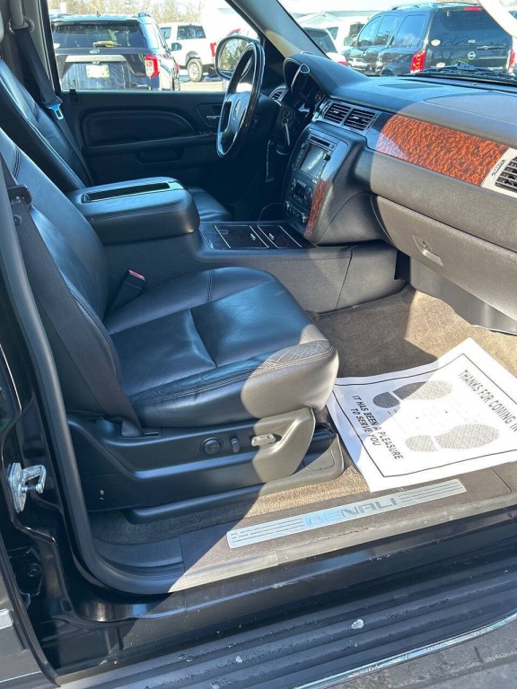 2010 GMC Yukon Image 26