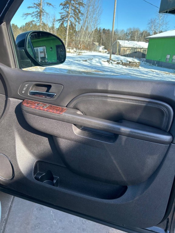 2010 GMC Yukon Image 30