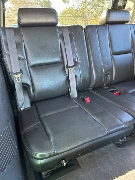 2010 GMC Yukon Image 32