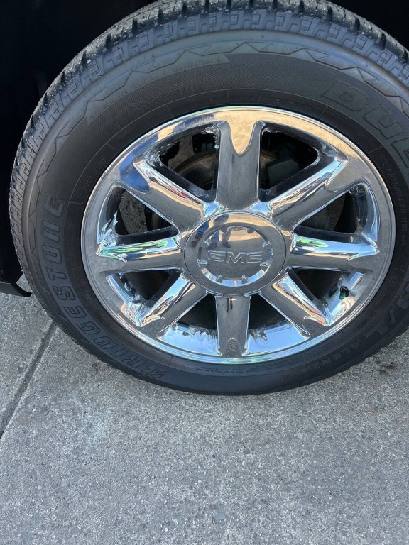 2010 GMC Yukon Image 40