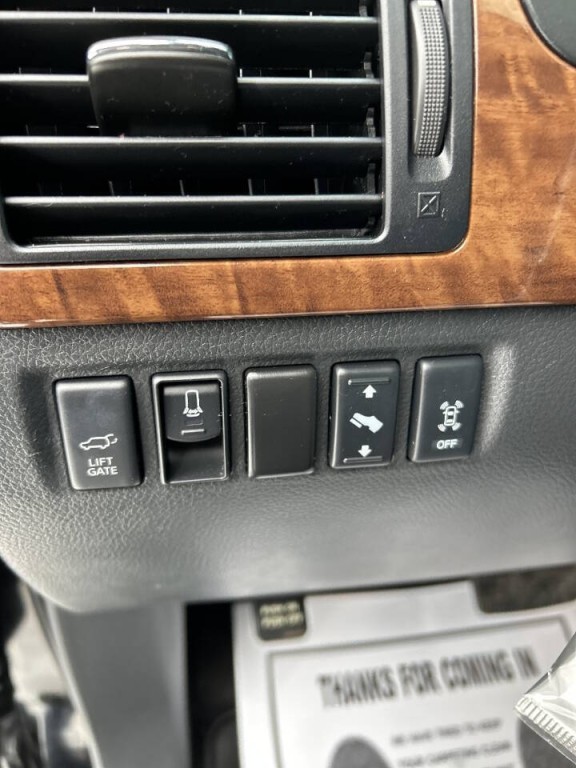 2014 Nissan Armada Image 17