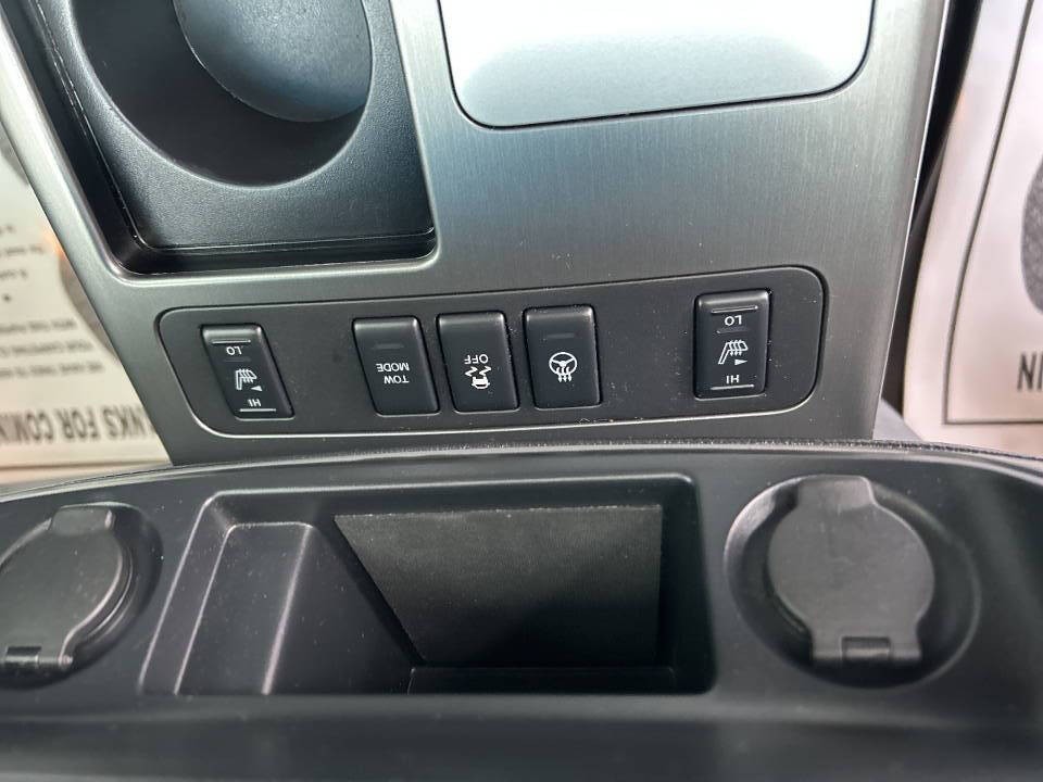 2014 Nissan Armada Image 18