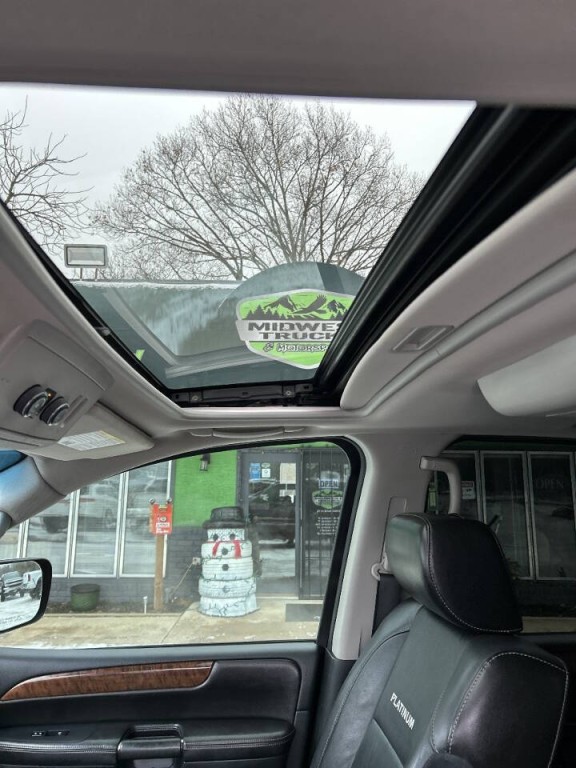 2014 Nissan Armada Image 19